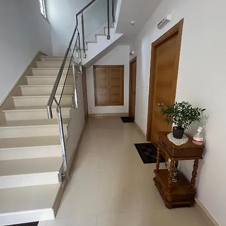 Maria De Lucia - Piso B *